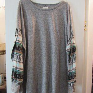 Grey knit top, size XL, Aztec pattern